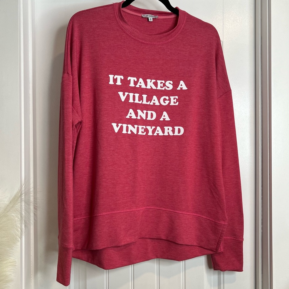 Mary Square Oversized Muted Red Graphic Sweatshirt.‎ Size Small.